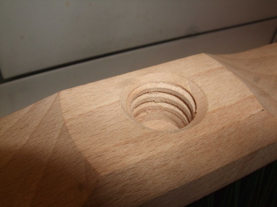 MIOTŁA Ogrodowa Ulicówka DŁUGIE WŁOSIE Drewno TRAPEZ 25/30 x 15 cm