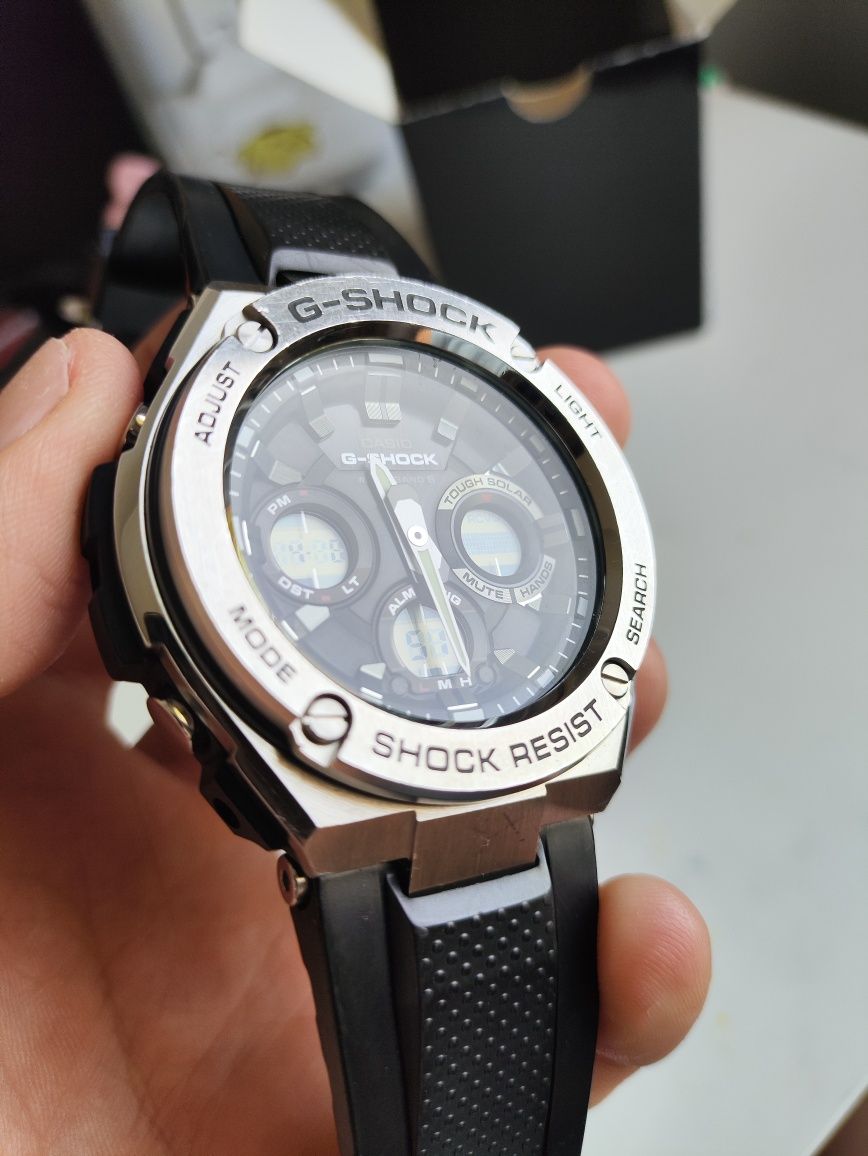 Casio G-Shock GST-W110