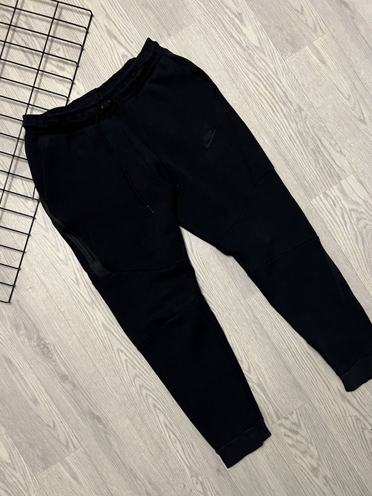 Спортивні штани Nike NSW Tech Fleece Jogger Black M Drill Найк