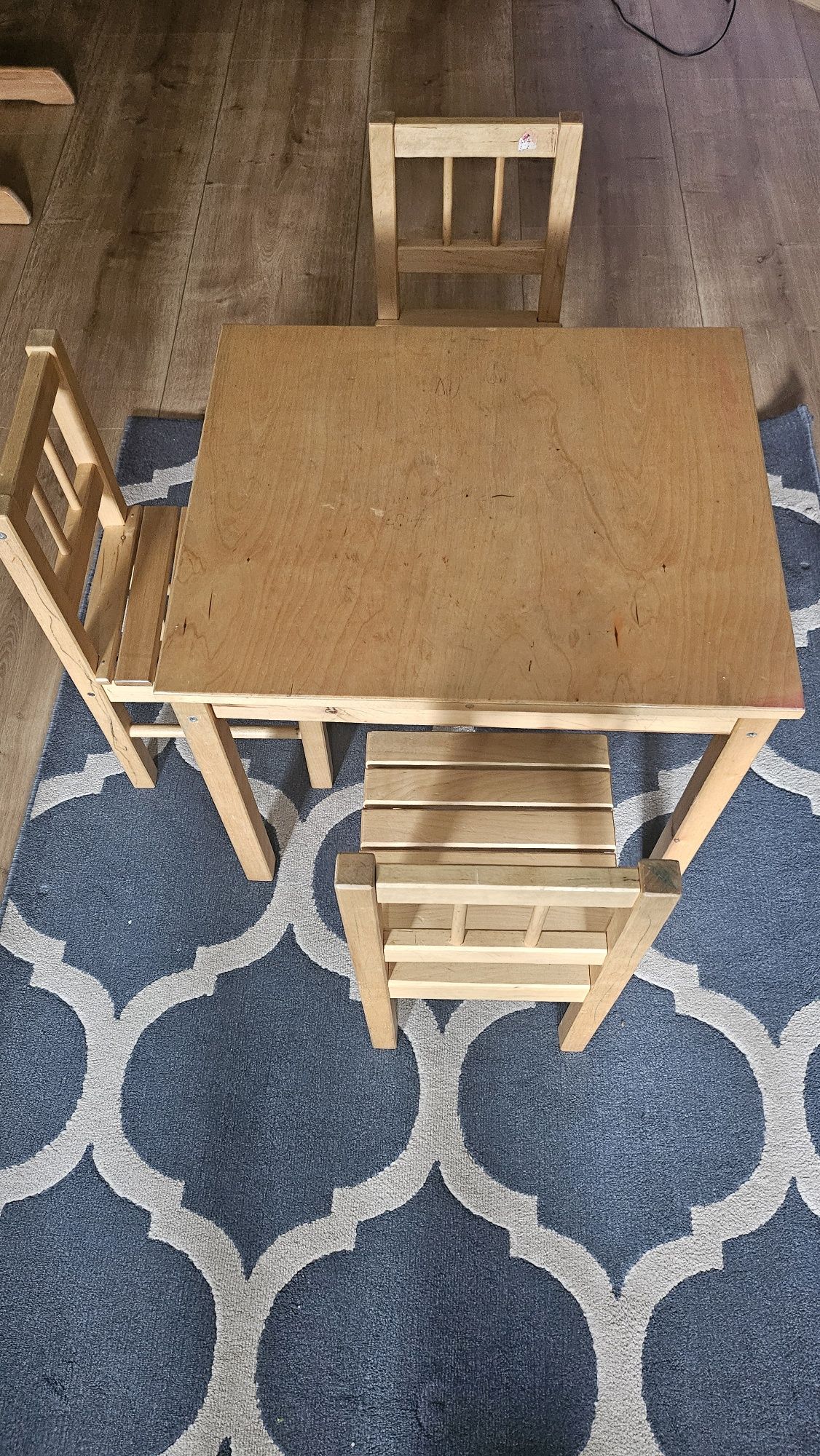 Stolik i krzesła drewniane Ikea