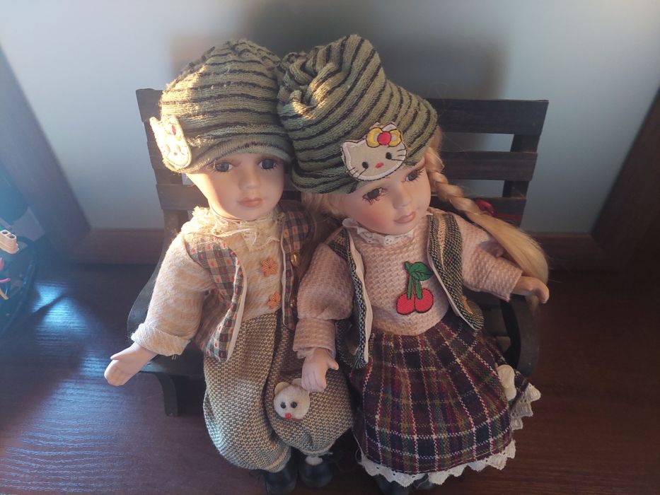 Фарфоровая кукла