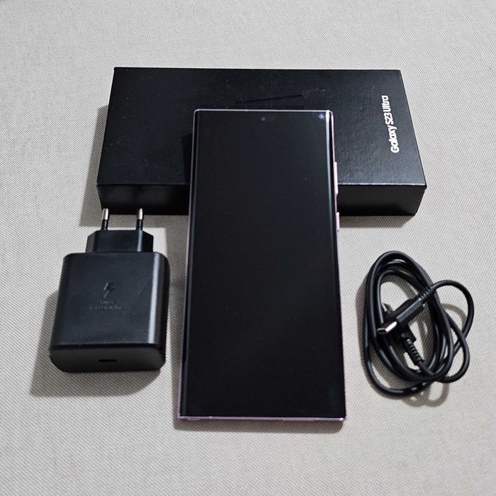 Samsung S23 Ultra com 12/512GB de armazenamento. Excelente estado.