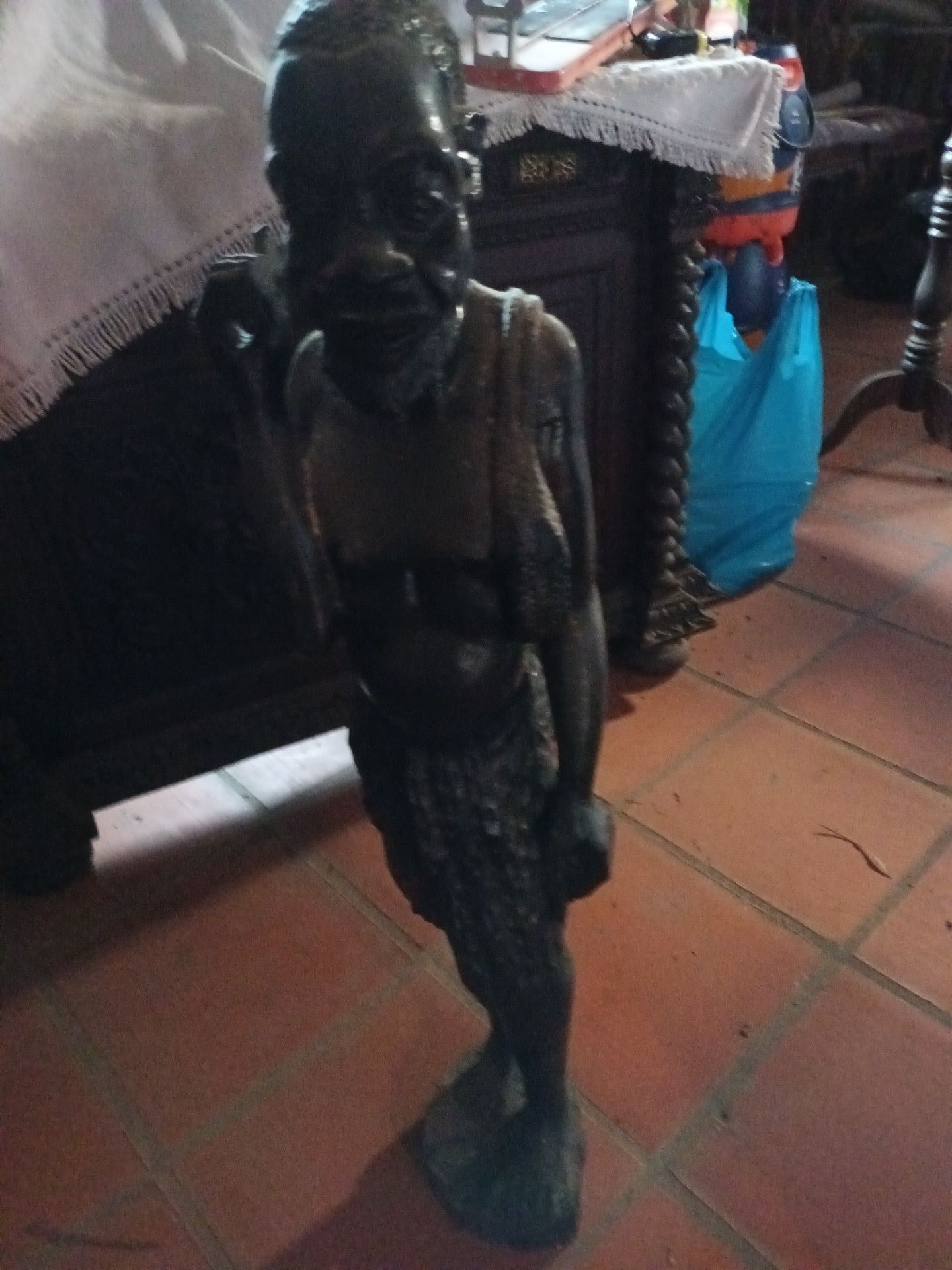 Peça decorativa em madeira