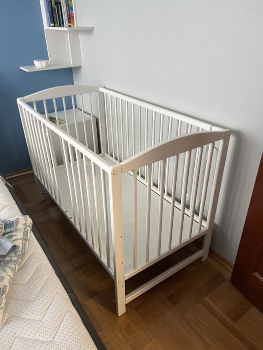 Łóżeczko dzieciece biale drewniane