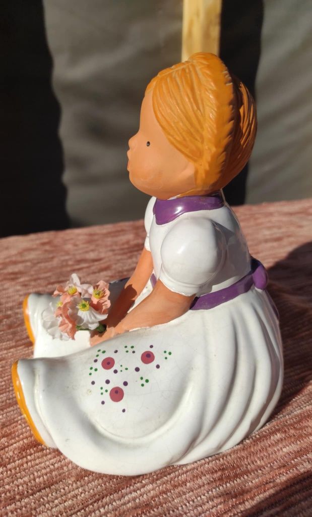 Figurka dekoracyjna lalka