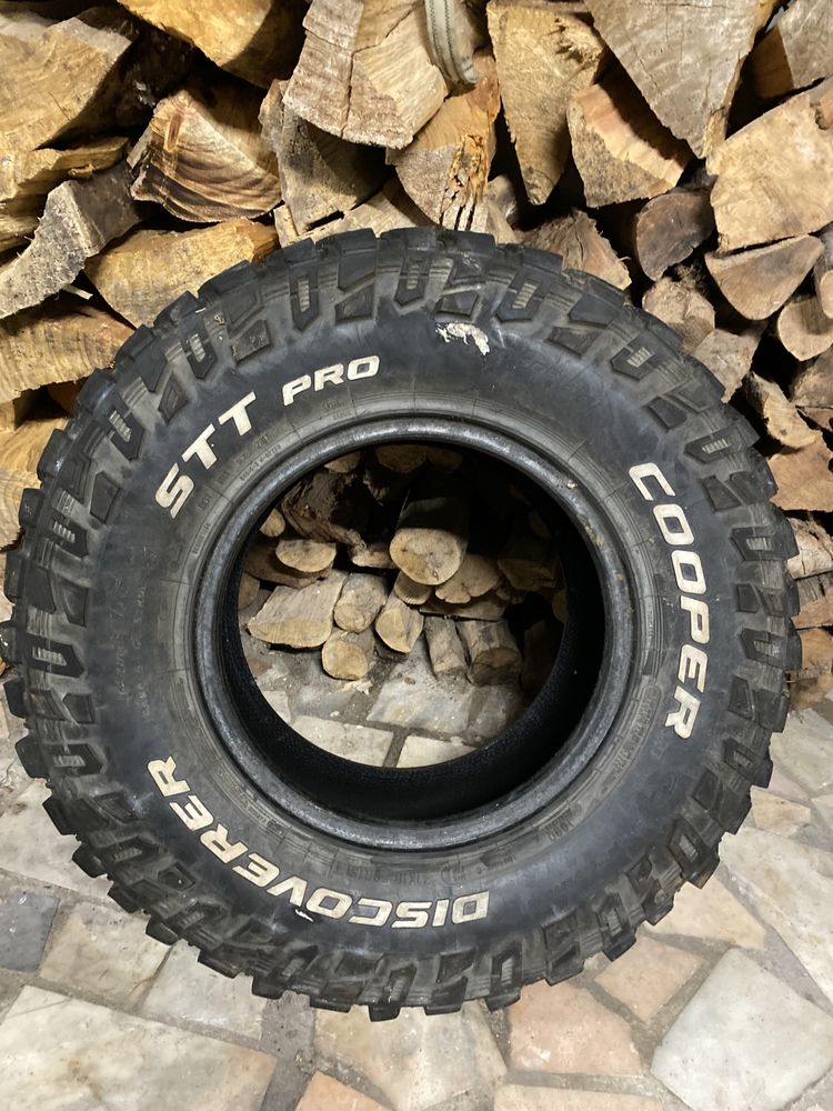 Vendo pneu Cooper Discoverer SST Pro 31x10.5R15 - DANIFICADO