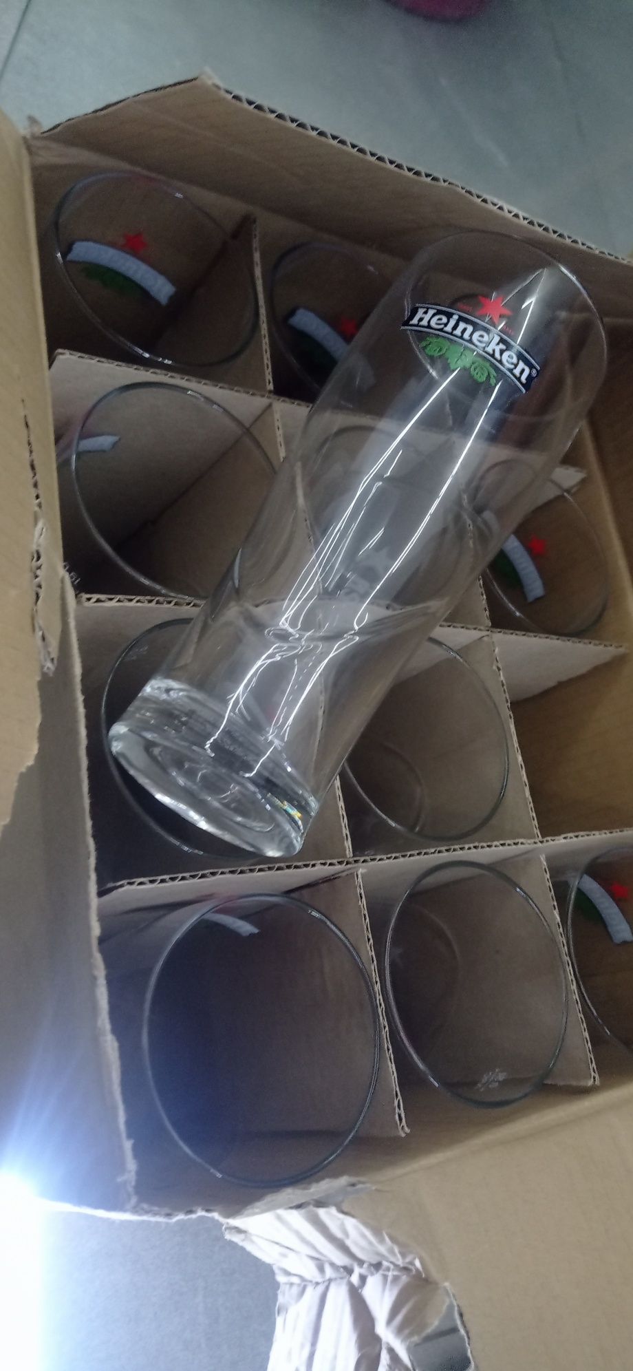 Sprzedam OKAZJA nowe kufle Heineken 0.5