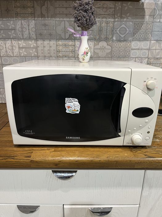 Мікрохвильова піч Samsung