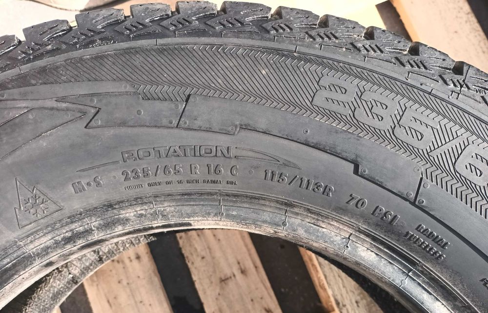 Opona zimowa BUS Uniroyal Snow Maxi 2 235/65/16C - 1 szt. R16C W-wa