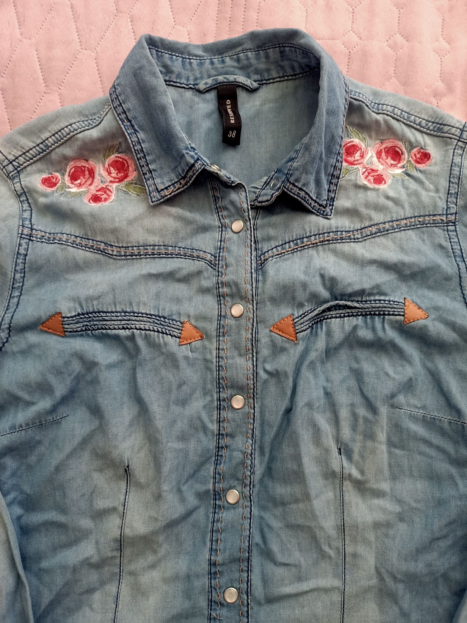 Koszula damska jeansowa z haftem, r. 38, Reserved