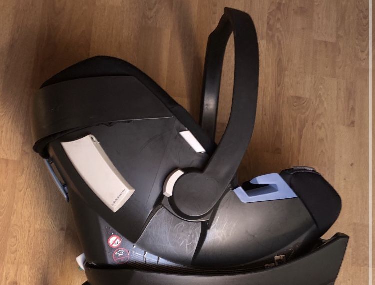 Fotelik Cybex Maxi Cosi Aton 5 samochodowy dla dzieci nosidło
