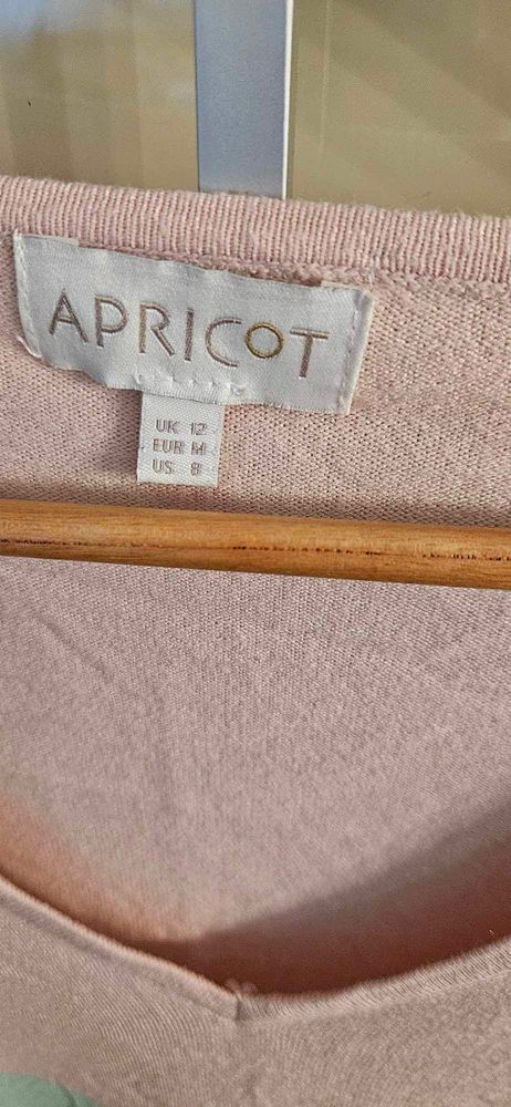 Sweterek z dekoltem w serek w V Apricot M