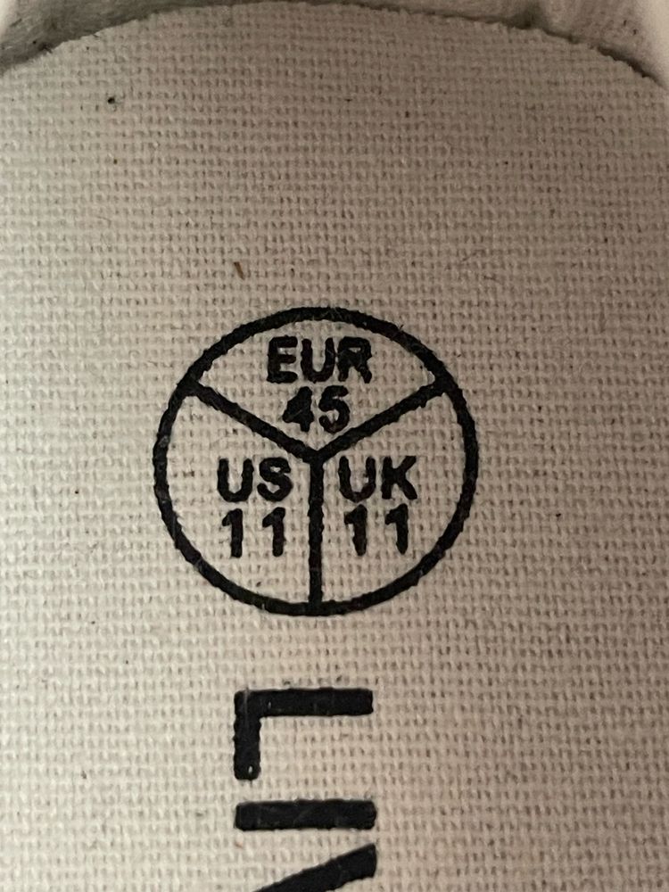 Sapatilhas estilo Vans