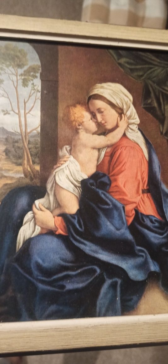 Картина Мадонна з немовлям обіймаються