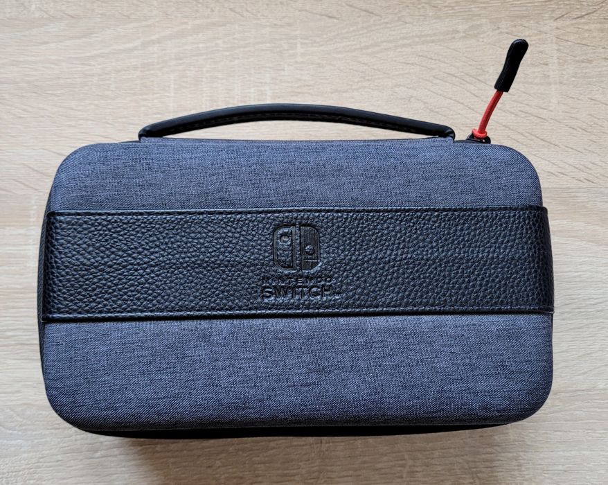 Walizka na konsolę Nintendo Switch lub Oled
