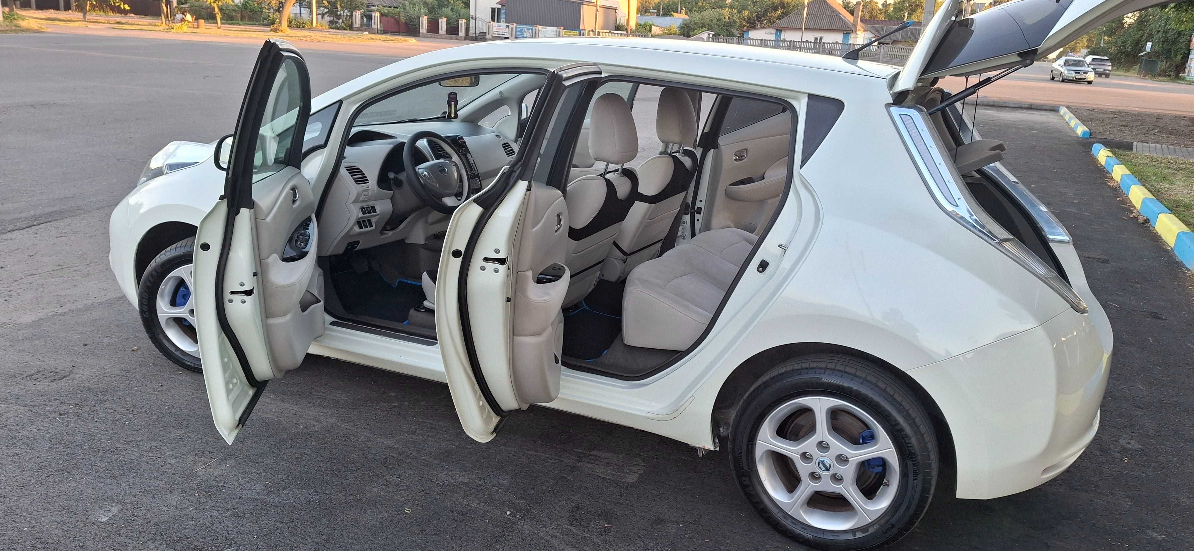 Nissan Liaf 2012р