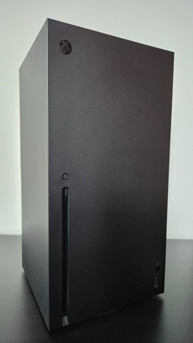 Konsola XBOX Series X | 5 gier | mało używana