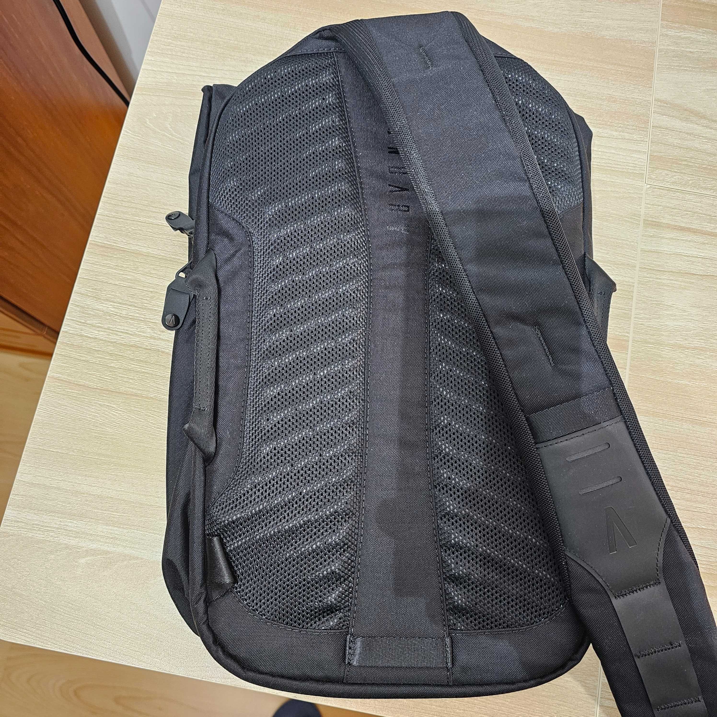 Boundary Supply Errant Sling Obsidian Black