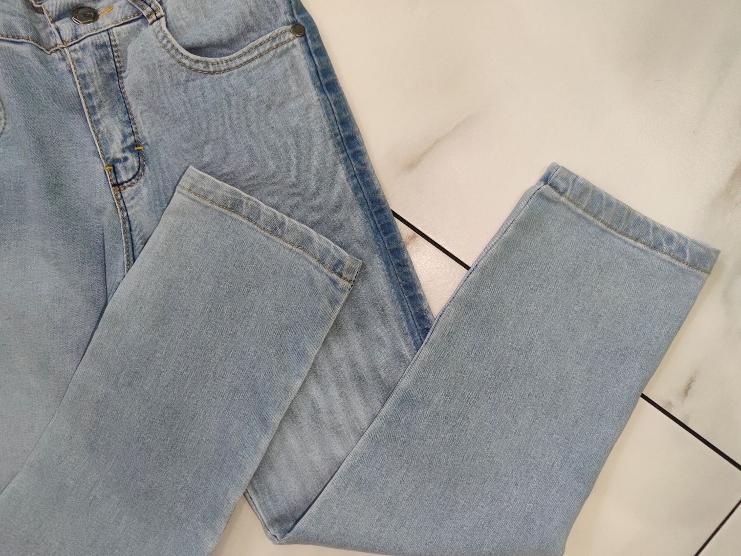 Стильные голубые джинсы 7-8 лет, рост 122-128 см