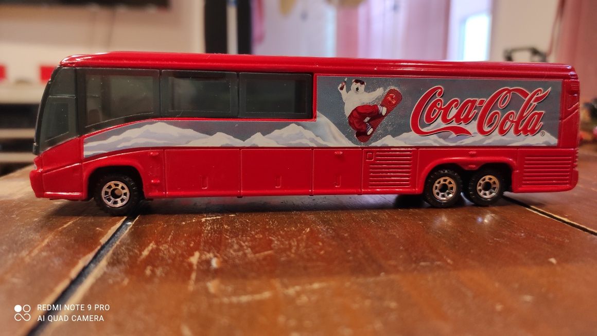 Matchbox MCI Coach Autokar Coca Cola