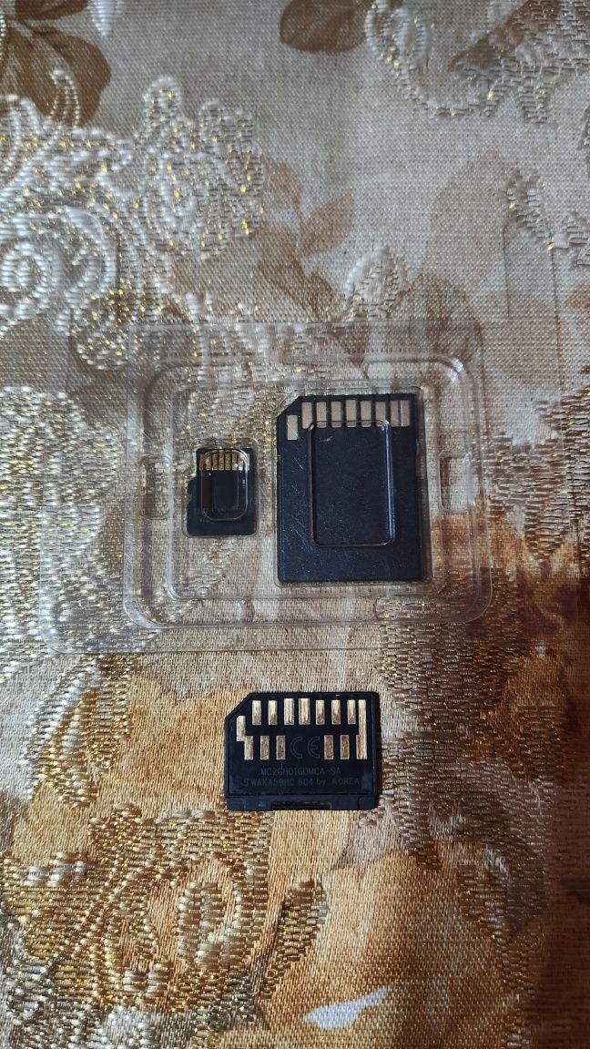 Продам флешку MicroSD та MMCmobile, робочі, відформатовані, 32Гб і 1Гб