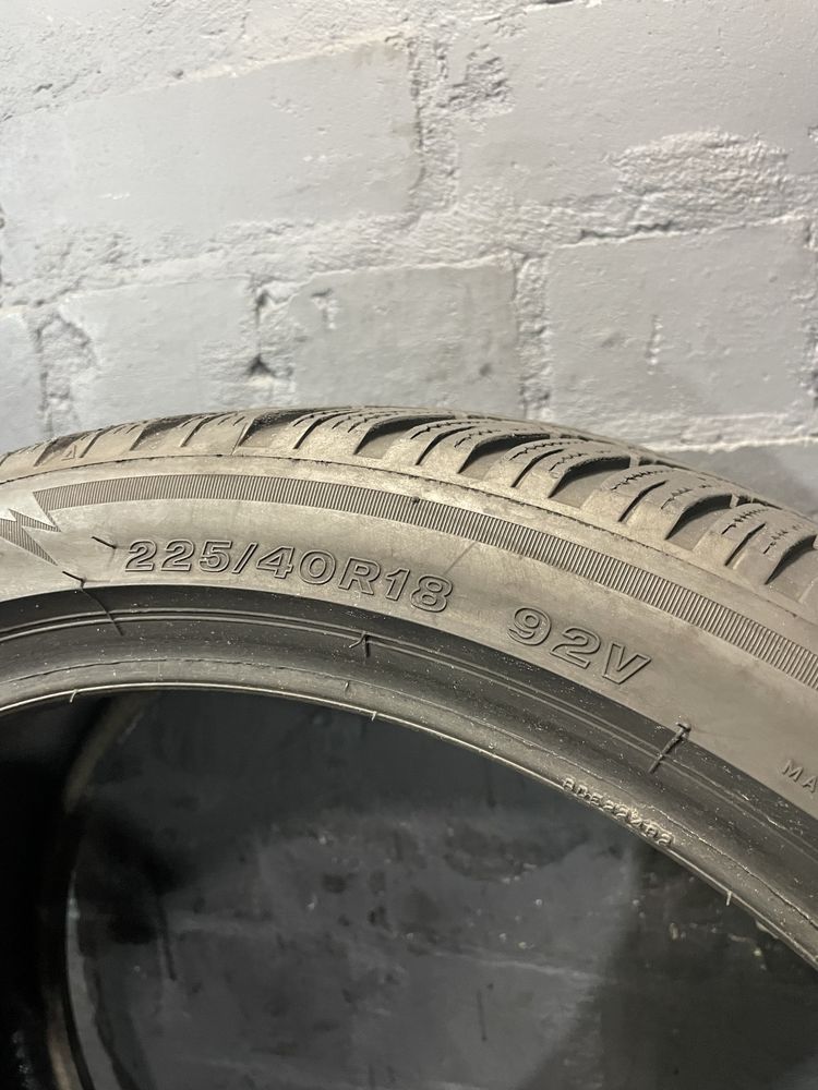 1шт 225/40 R18 Bridgestone Blizzak LM005
