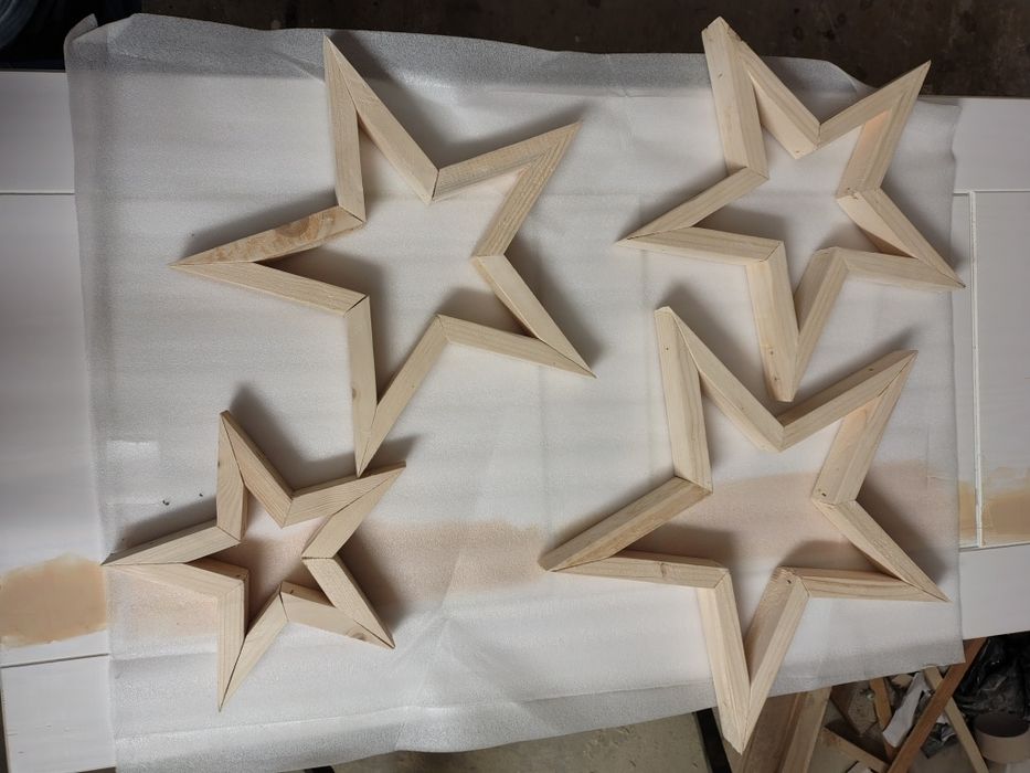 Drewniane gwiazdy ozdobne