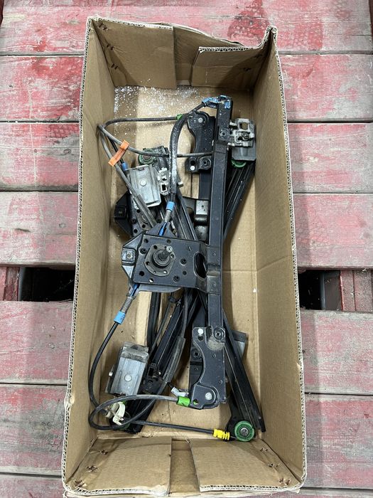 Механічні склопідіймачі Гольф 3