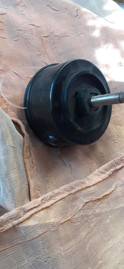 Głowica do kosiarki ,podkaszarki Hecht  nowa 1445model .moc 1400w