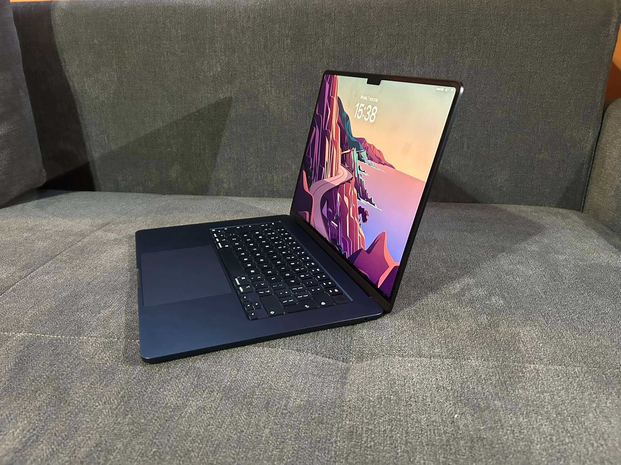 Macbook Air 15-cali M2 8GB 512GB 2023