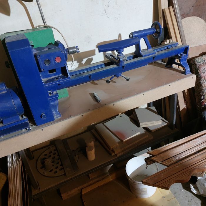 Токарний станок по дереву