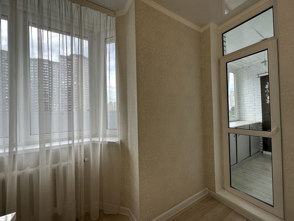 Продаж квартири Григоренка,20 Позняки Осокорки 3 окремі кімн, 3 поверх
