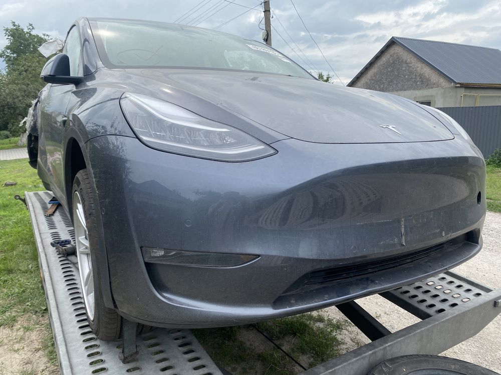 Розборка tesla model Y