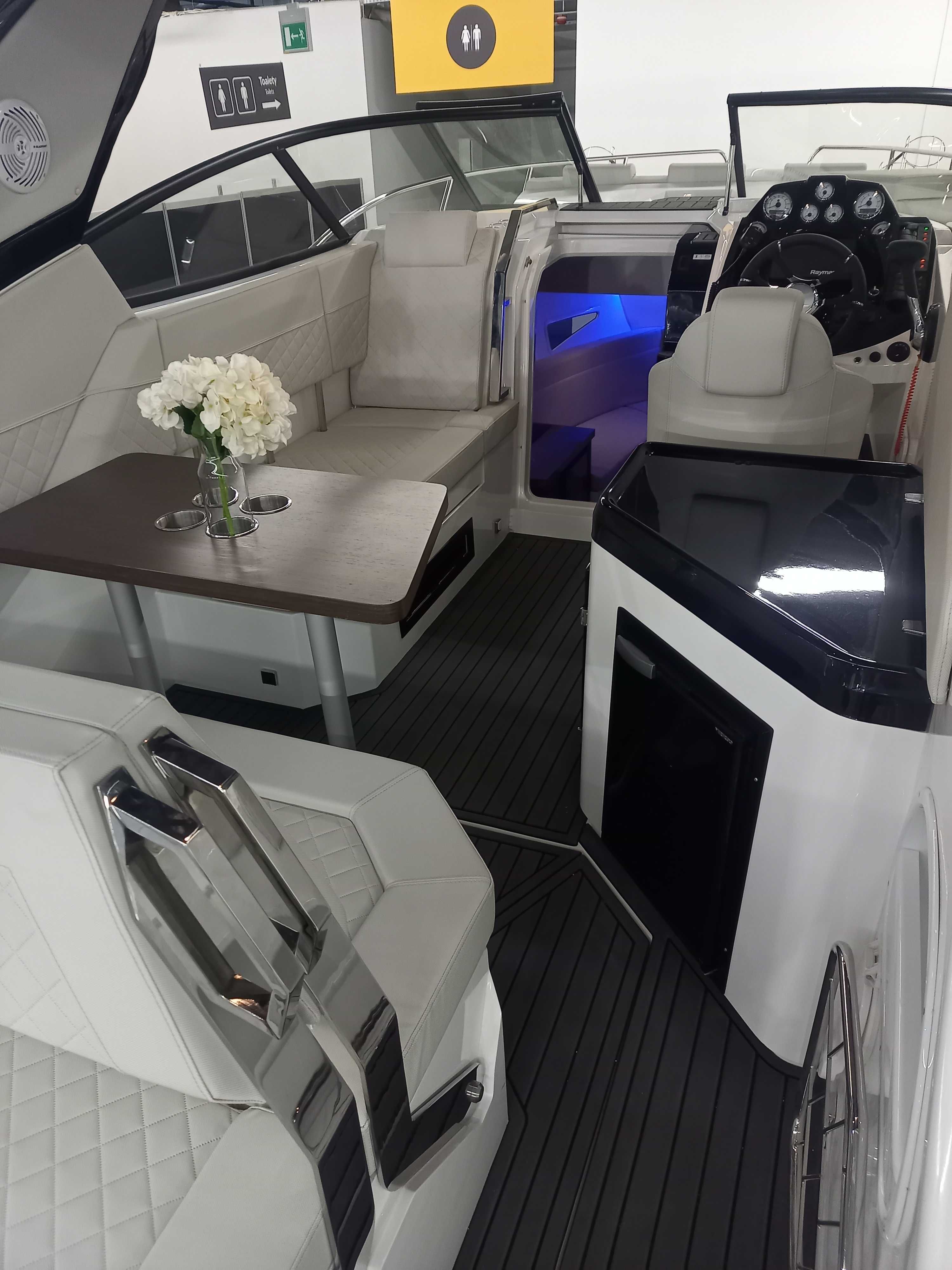 Jacht motorowy CORAL 28 HTC-2025r.