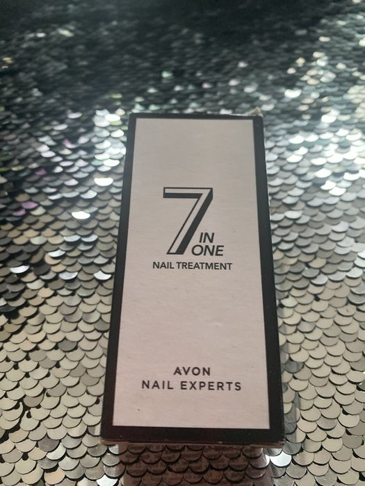 7w1 kuracja do paznokci AVON