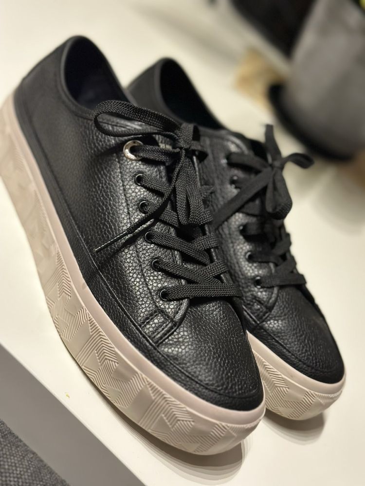 Tommy Hilfiger сникерсы