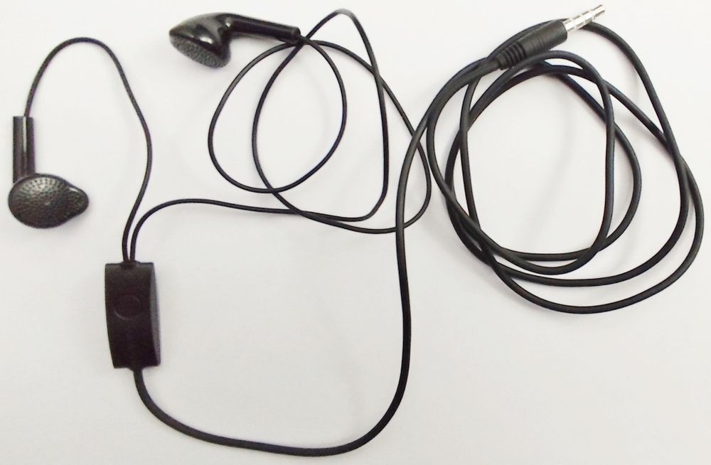 Samsung Auscultadores cor preta usados