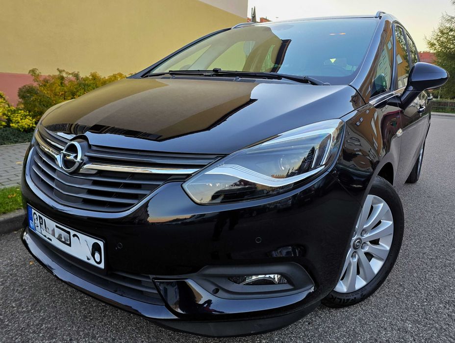 Opel Zafira Lift 2019Rok 1,9Disel Automatyczna Skrzynia Idealny Stan