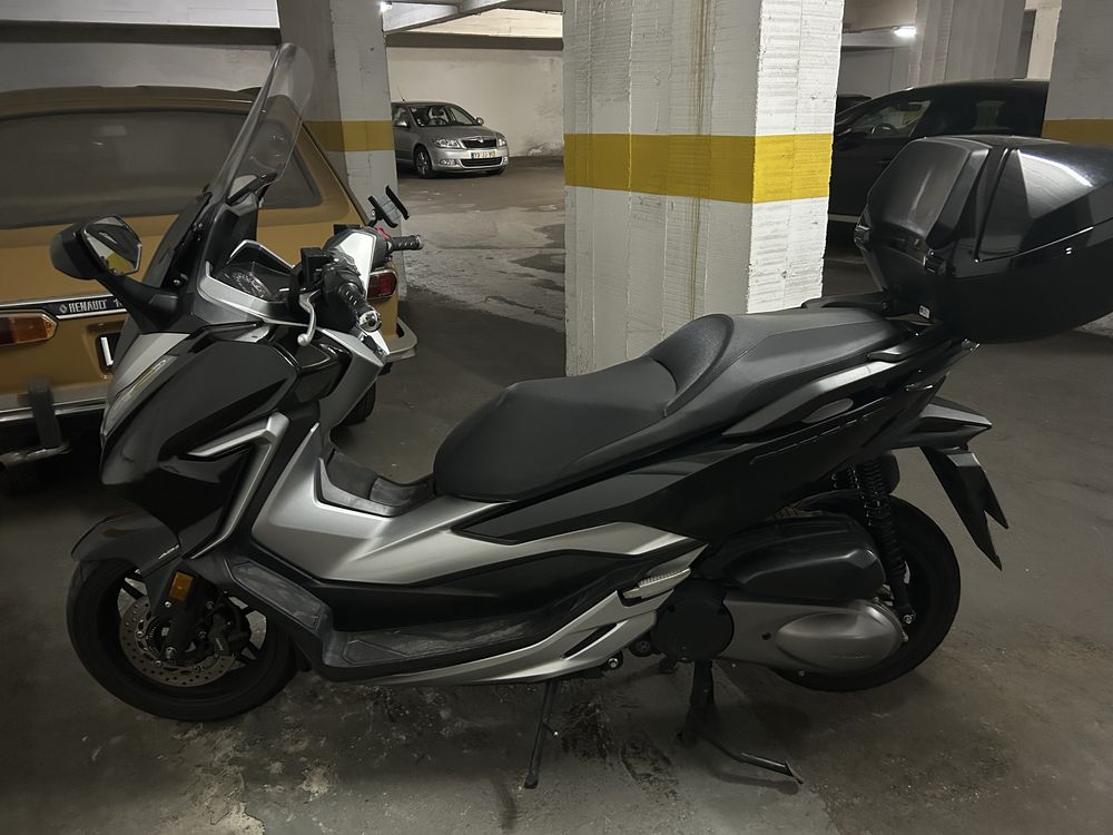 Honda Forza 300