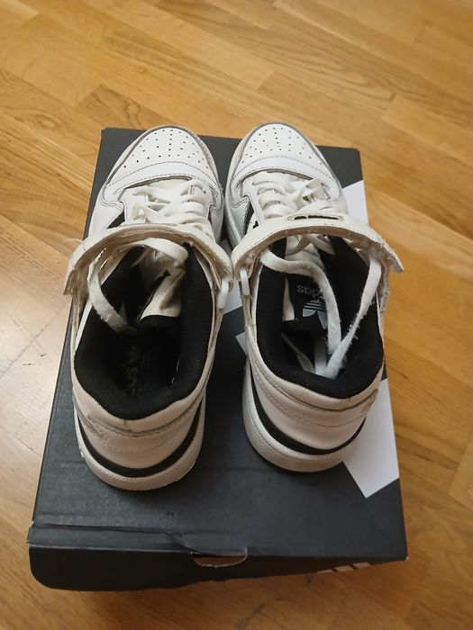 Кросівки фірми adidas