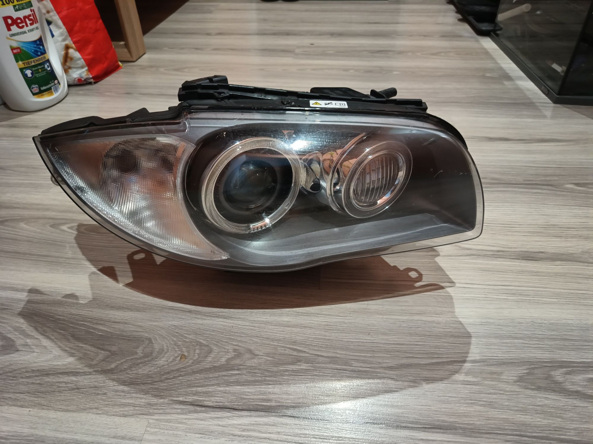 Lampa Reflektor Przod Prawy Xenon BMW E81 E82 E87 E88