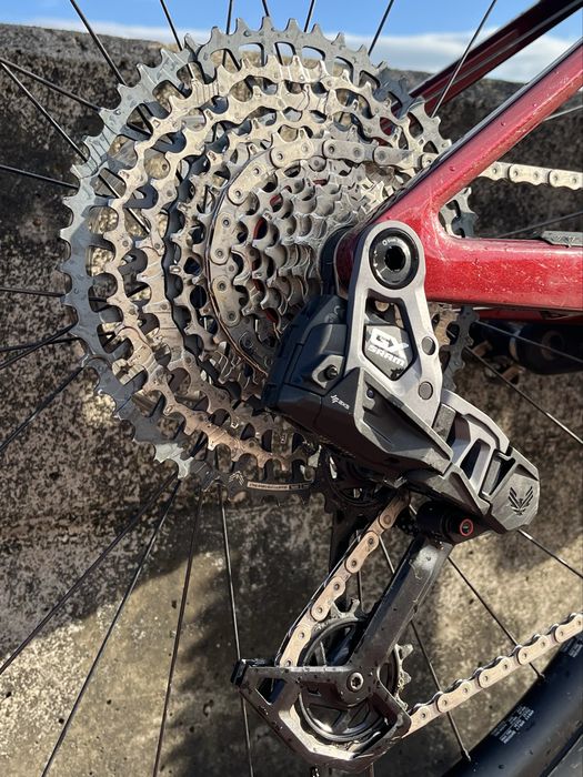 Canyon Lux Wc CF8 2024 btt