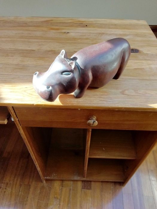 Hipopótamo em madeira africana