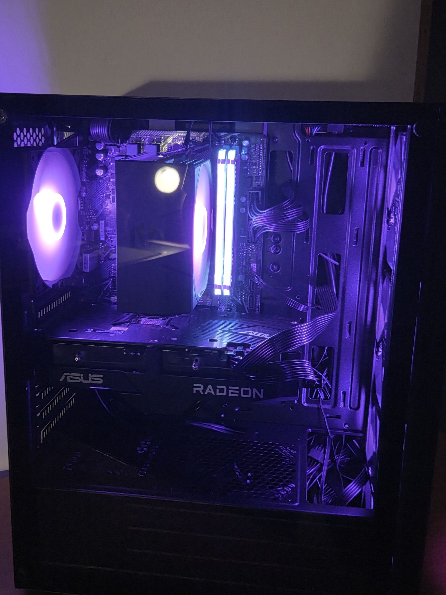 Komputer Gamingowy Ryzen 5 5600 RX 7600 16GB/512GB - Nowy Gwarancja!