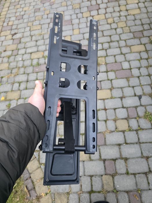 Кріплення кронштейн на стіну 3д  телевізор 65