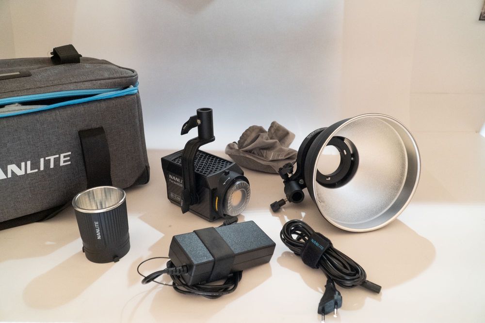 Lampa LED Nanlite Forza 60B II Bi-Color + Dodatki