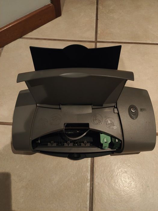 Torre de computador+ impressora+teclado