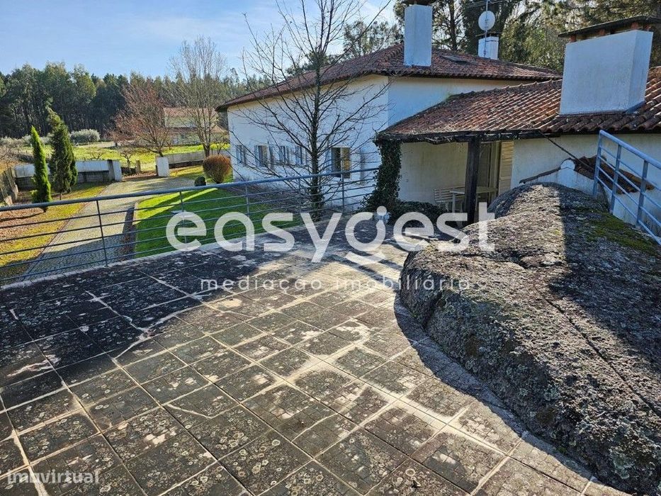 Moradia T4, 3 suites e lote terreno com 4320 m2 em Espariz