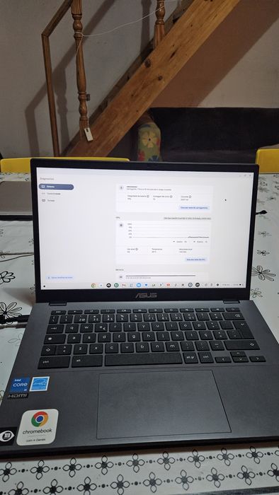 Portátil Asus  Plus