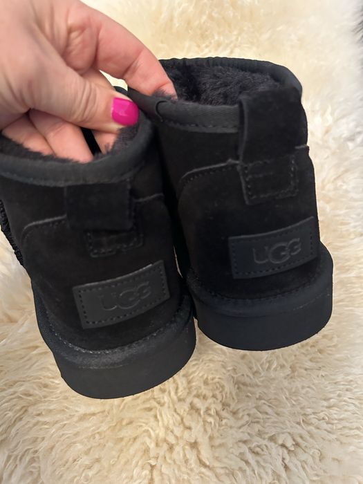 Buty UGG czarne rizmiar 40 nowe